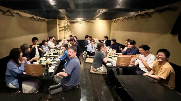 懇親会全体の様子